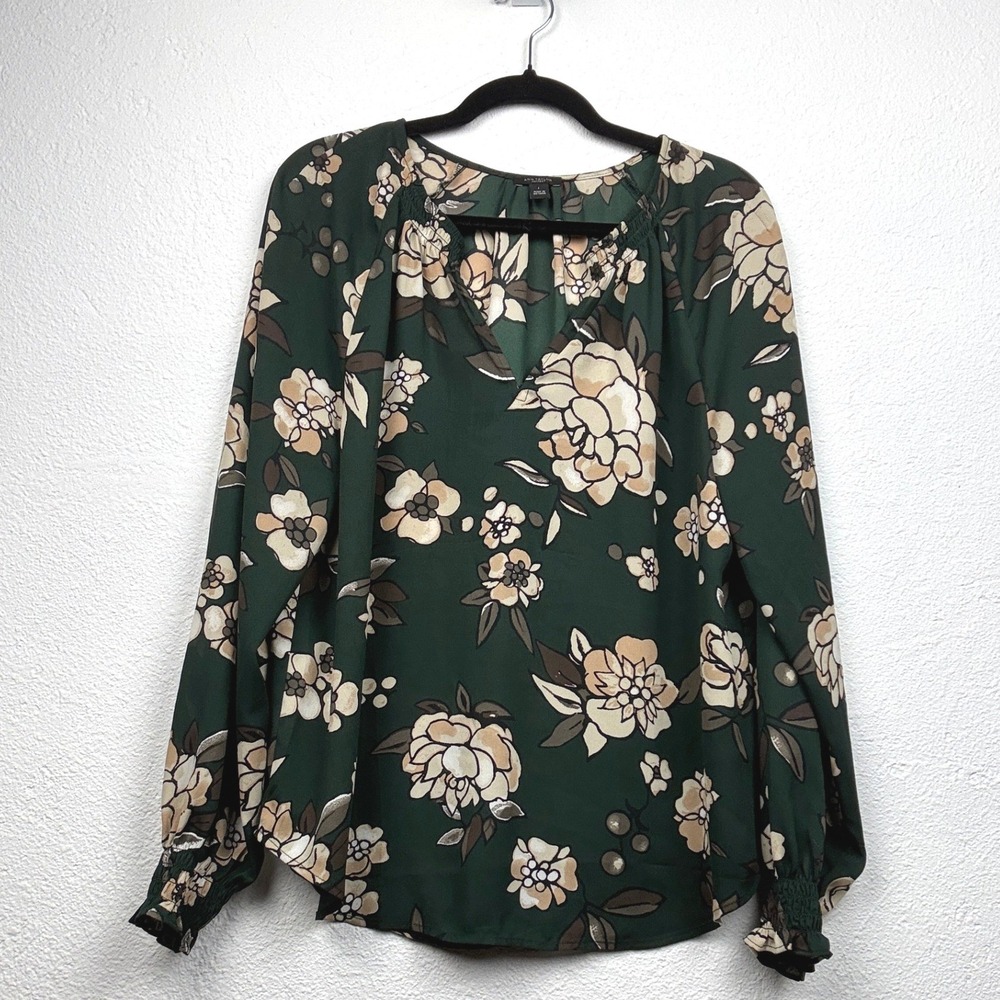 Ann Taylor Green Floral Blouse - L - Smocked Cuff Split Neck Boho Floral Office